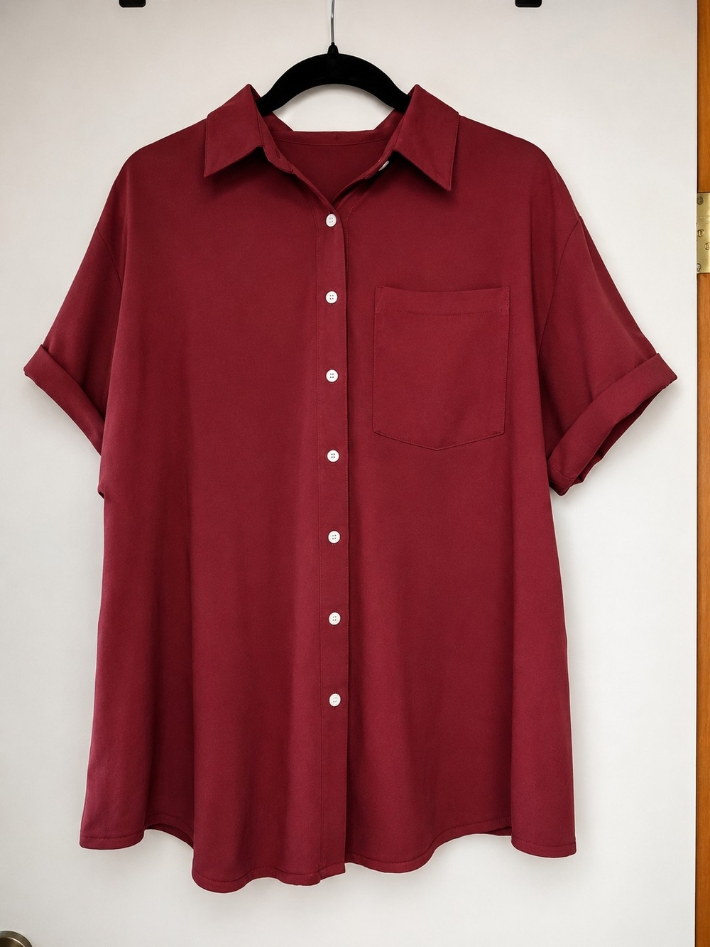 Women's Short-Sleeve Button-Down Shirt in Burgundy